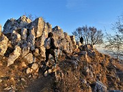 60 Scendiamo dalla variante ripida esposta al tramonto